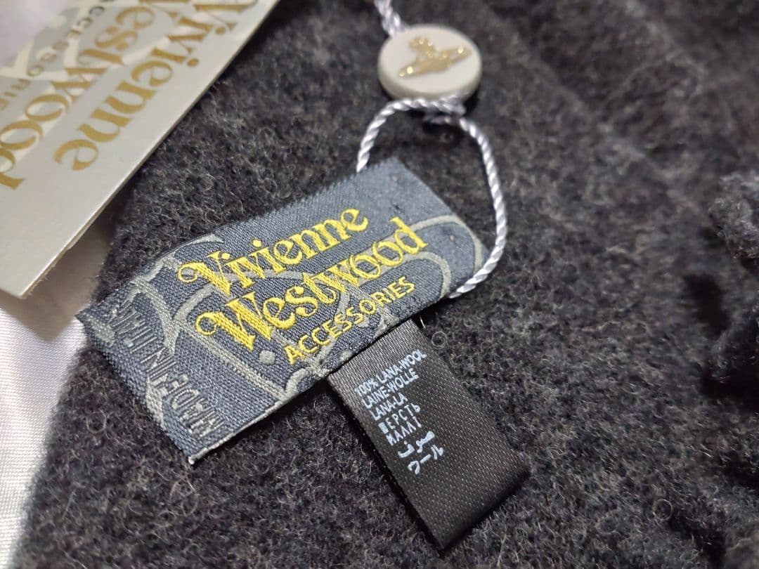 新品ヴィヴィアン・ウエストウッド　マルチカラーマフラーダークグレー　Italy製