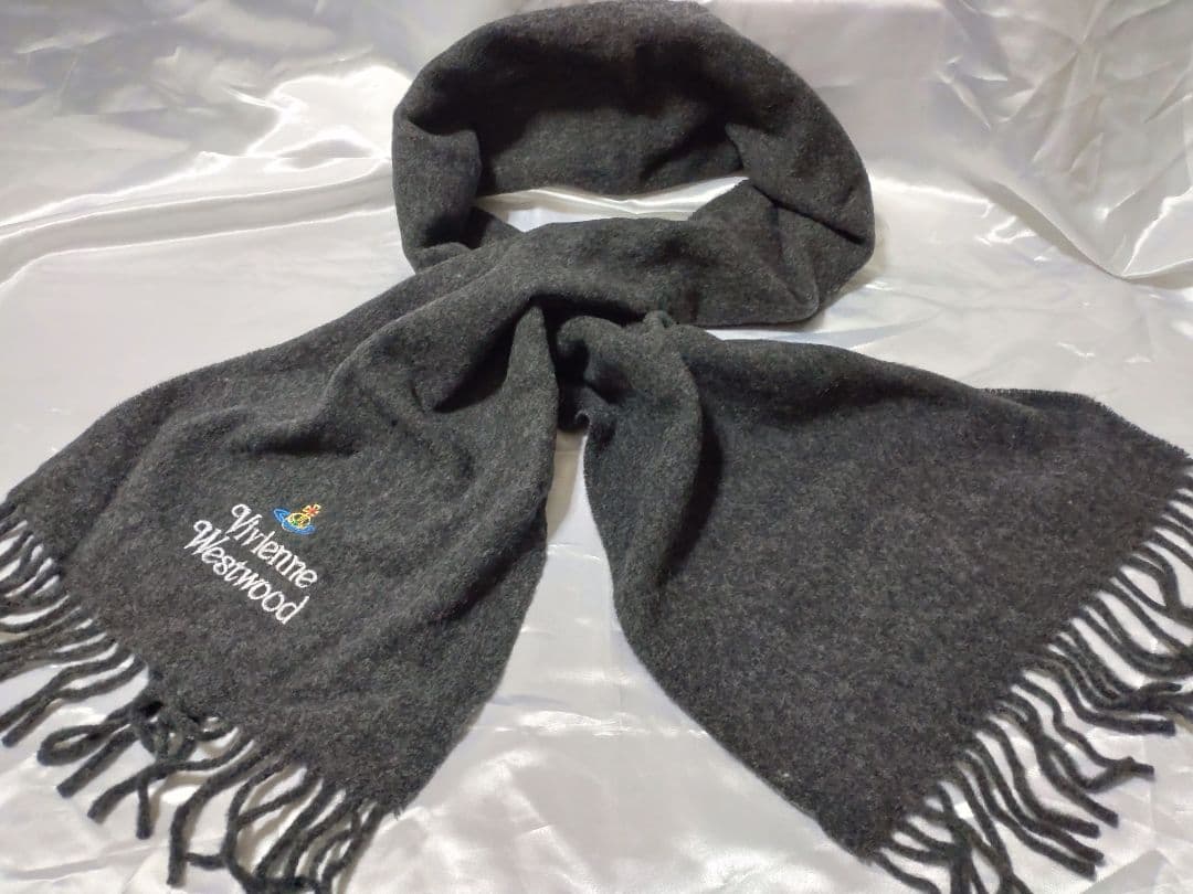 新品ヴィヴィアン・ウエストウッド　マルチカラーマフラーダークグレー　Italy製
