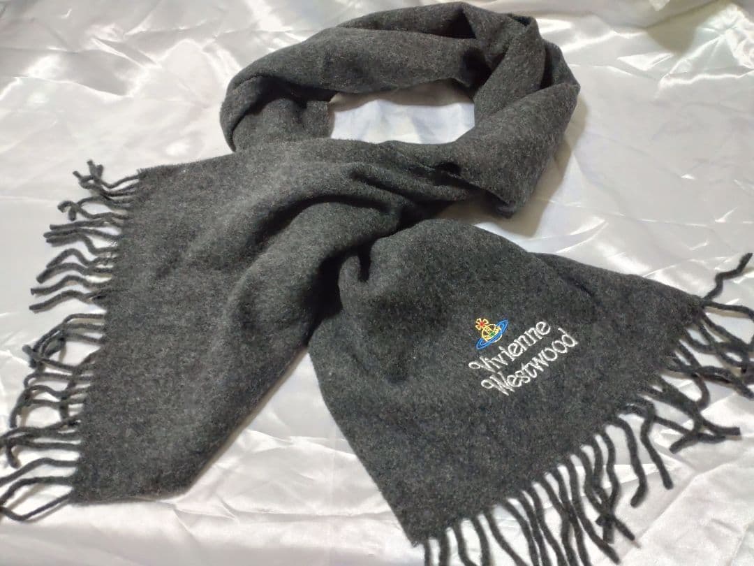 新品ヴィヴィアン・ウエストウッド　マルチカラーマフラーダークグレー　Italy製