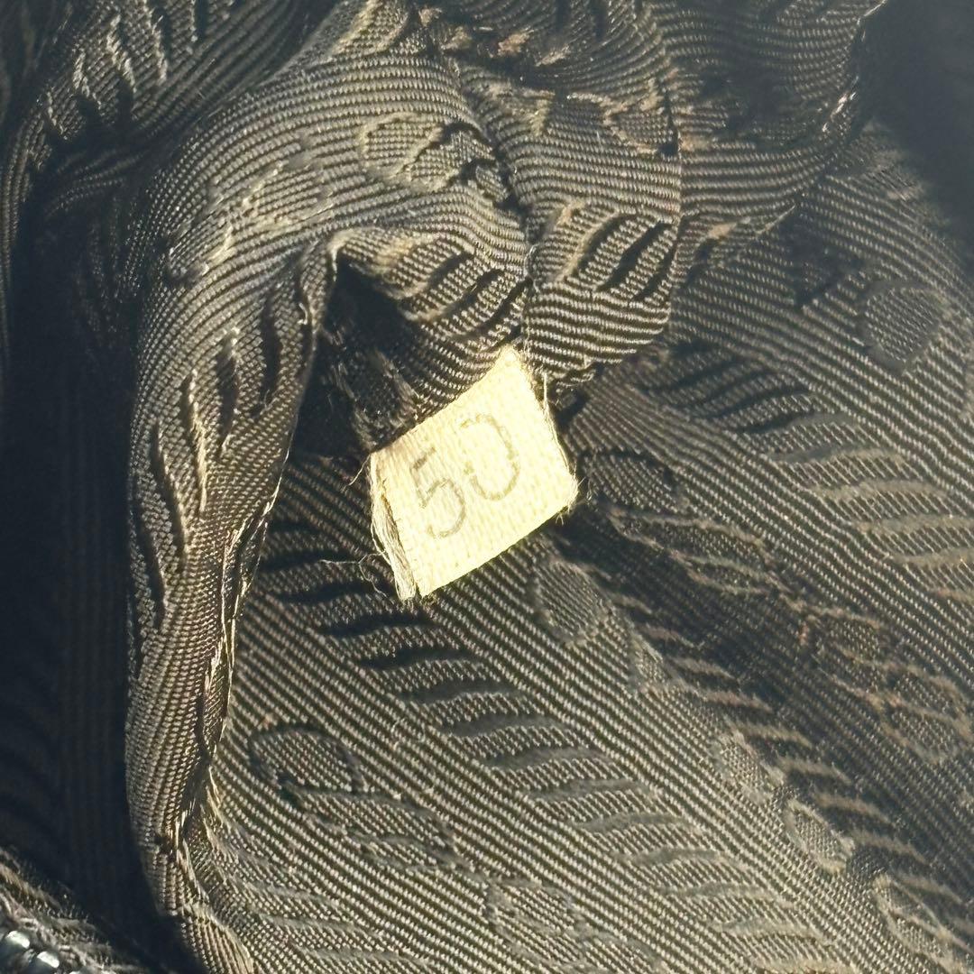 PRADAナイロン美品メッセンジャーバッグ三角ロゴブラック 斜めがけショルダー