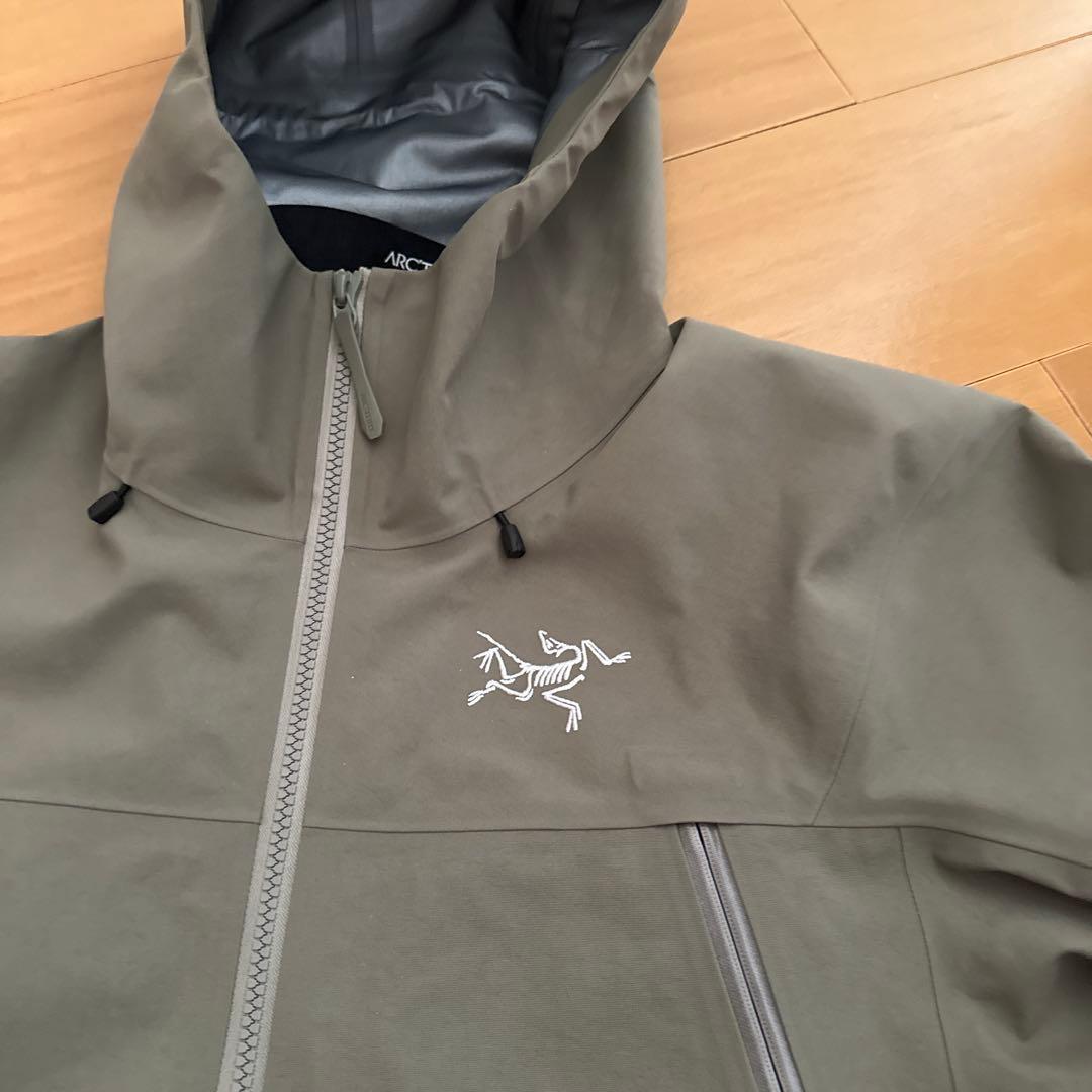 a*i様 今季購入【ARC'TERYX】アルティラ クロップドジャケットウィメン