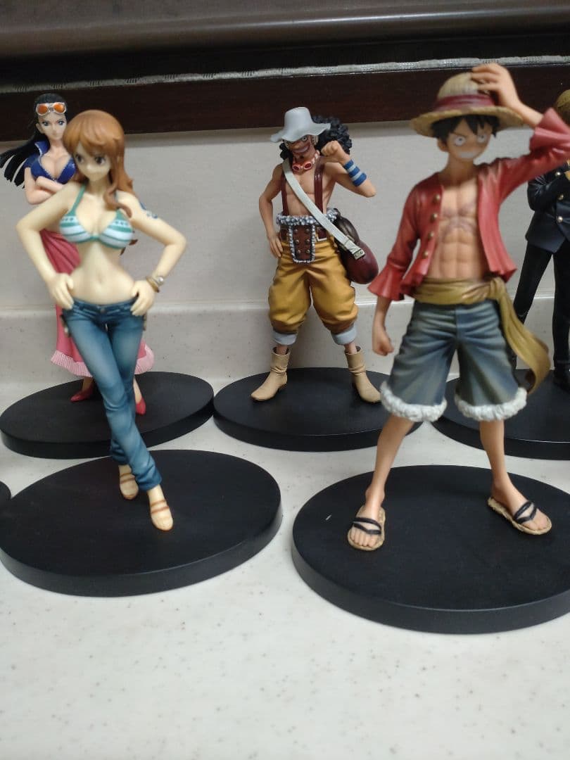 ワンピース THE GRANDLINE 麦わらの一味 9体セット　おまけ付き2体