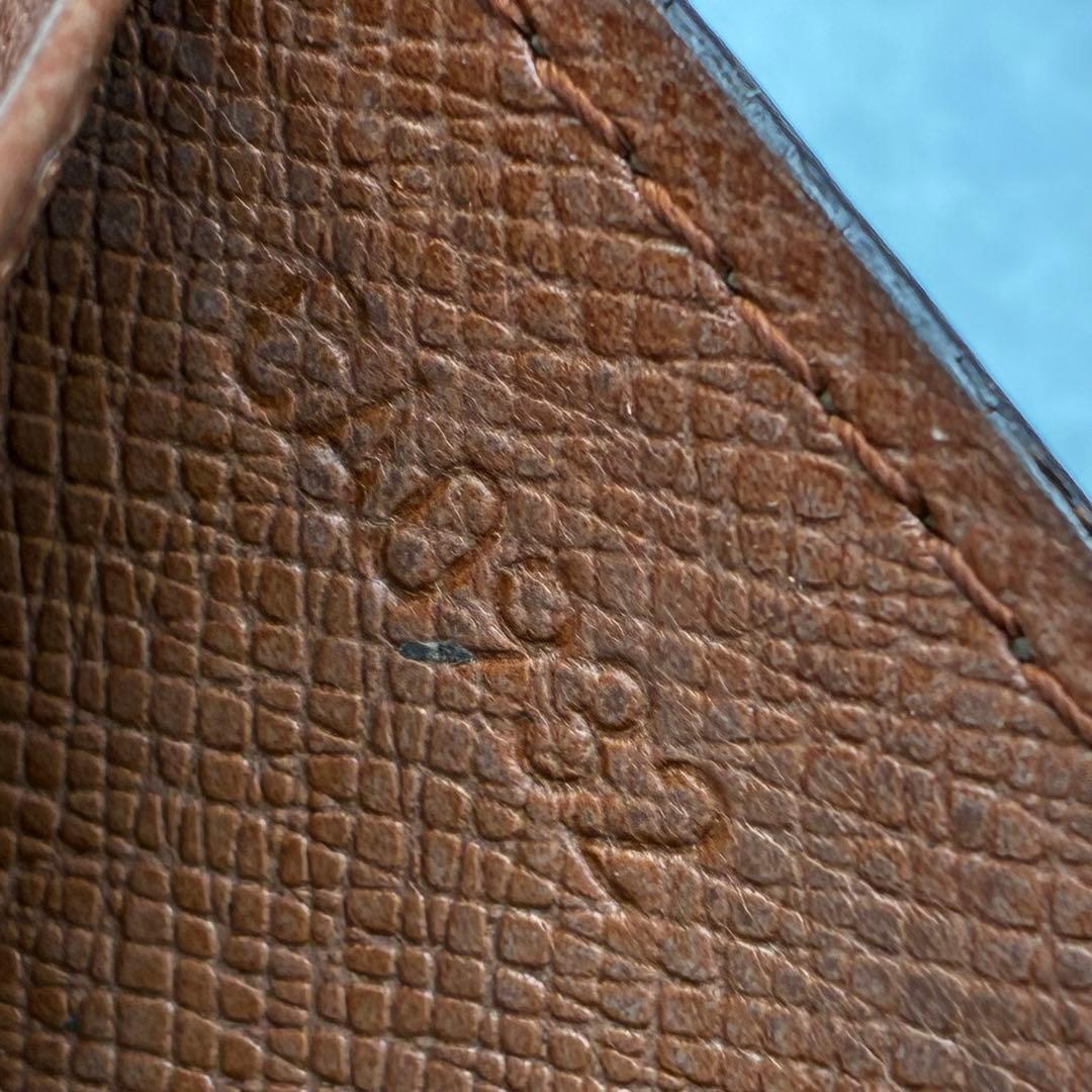 45 LOUIS VUITTON ルイヴィトン　モノグラム　二つ折り財布 kq1