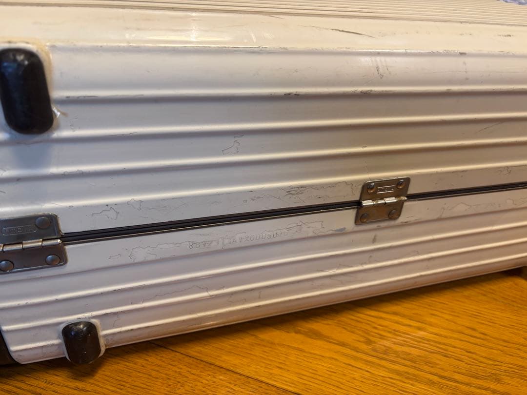 c*e様 愛用品♡RIMOWA LIMBO リンボ 87Lクリームホワイト 値下