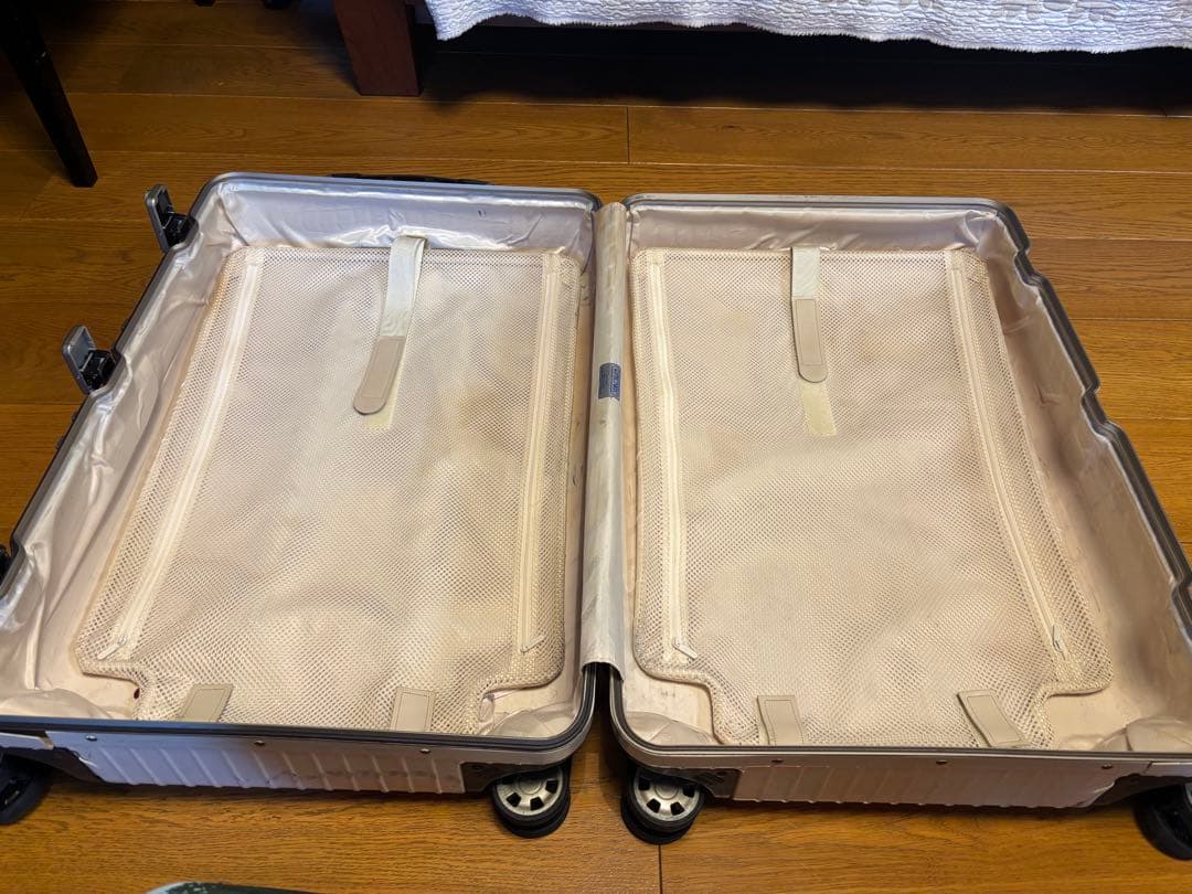 c*e様 愛用品♡RIMOWA LIMBO リンボ 87Lクリームホワイト 値下