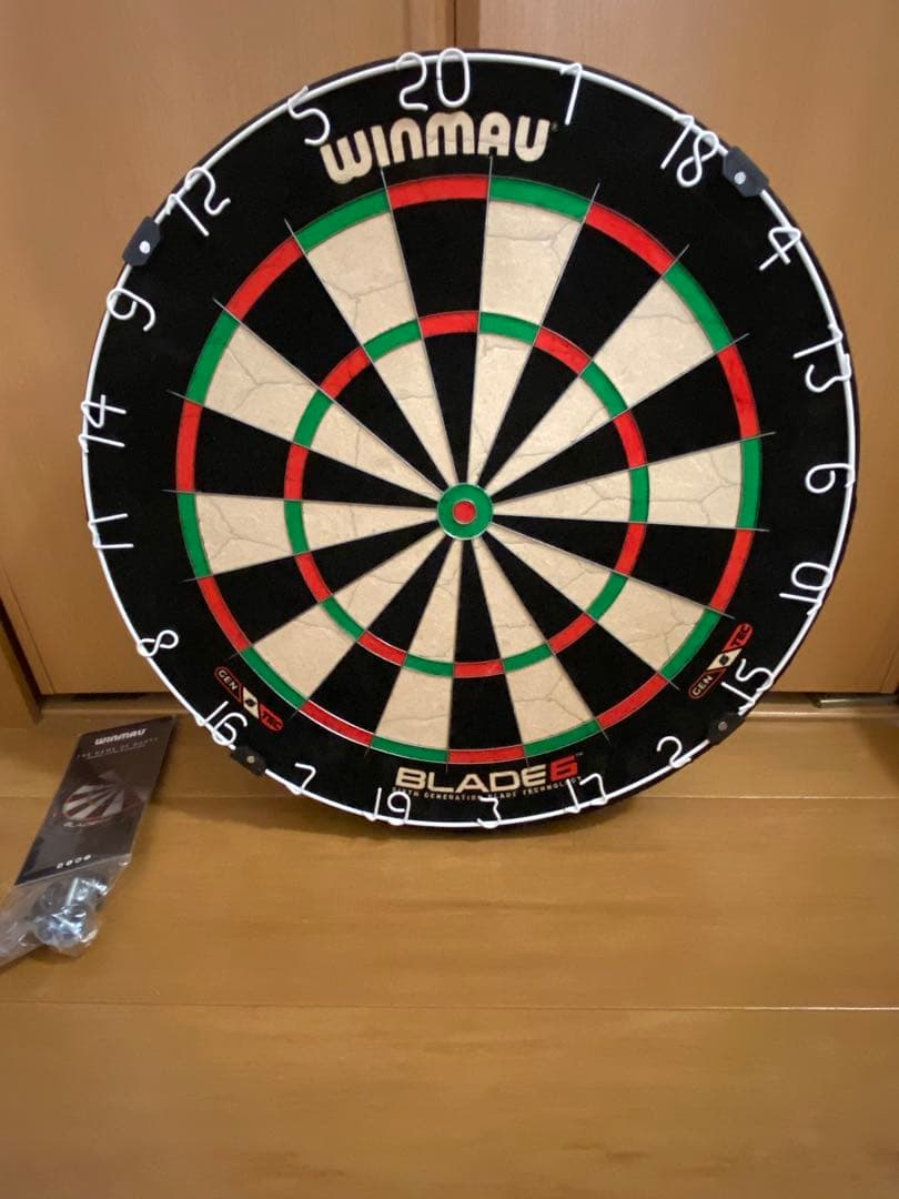 WINMAU BLADE6 ハードダーツボード