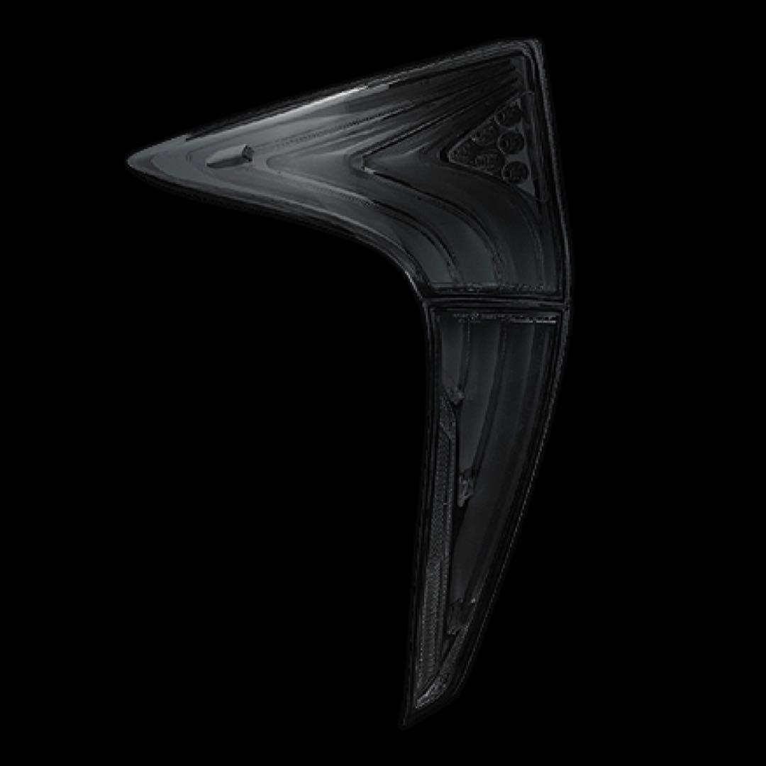 白*る様 50プリウス ヴァレンティ テールランプ