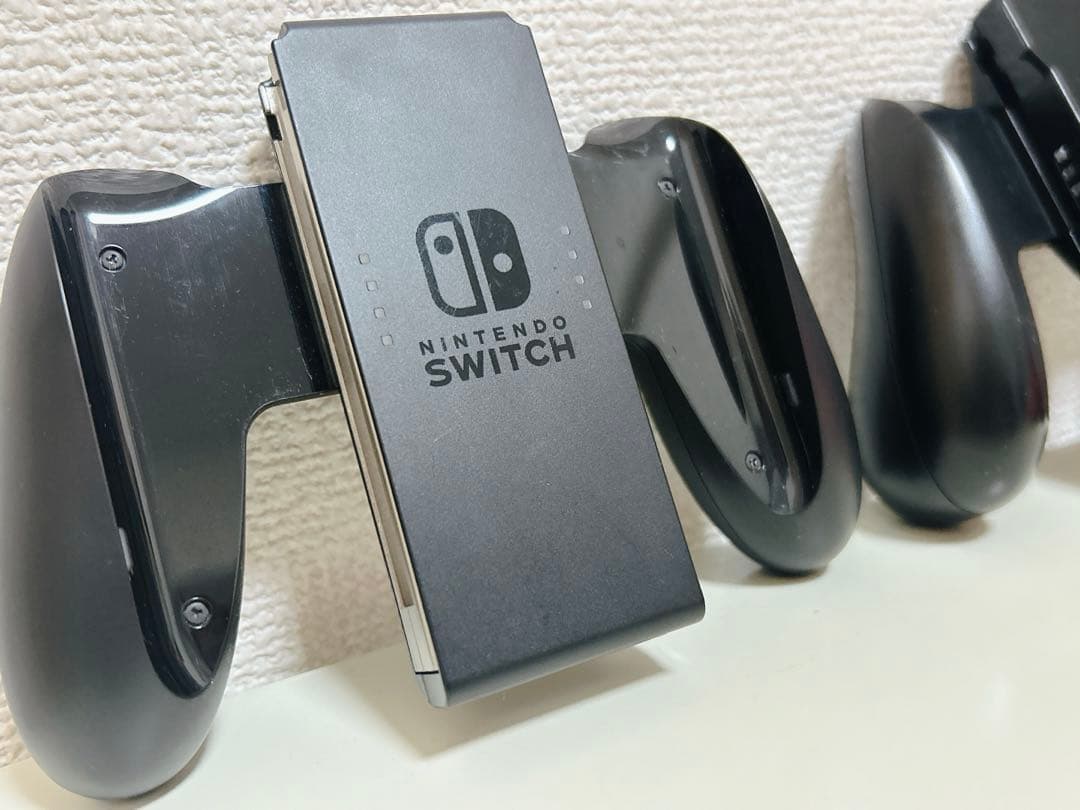 Nintendo Switch 本体 青と赤のJoy-Con付き