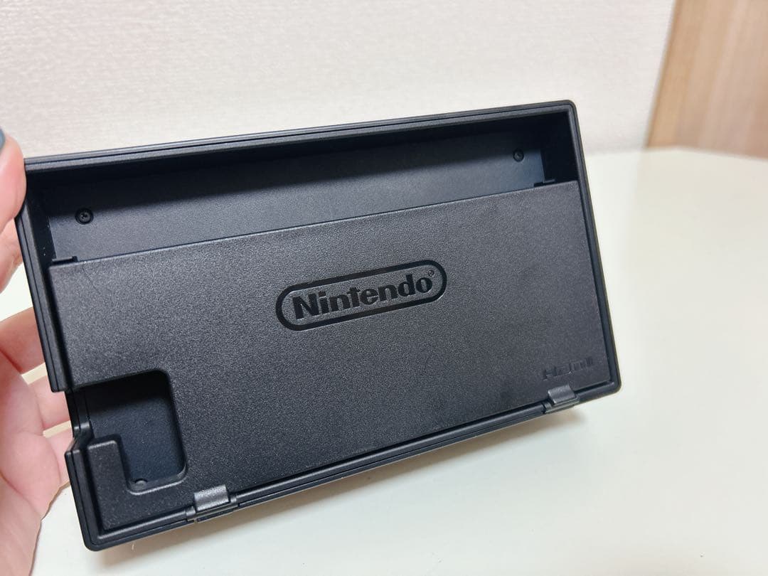 Nintendo Switch 本体 青と赤のJoy-Con付き