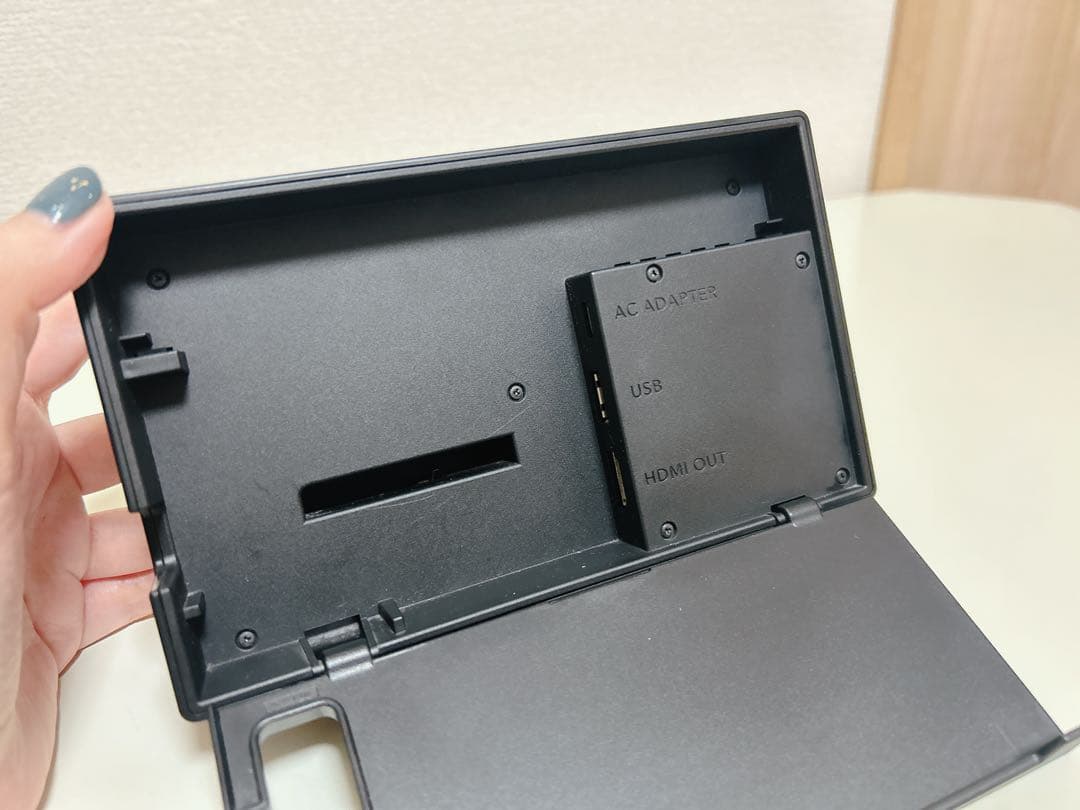 Nintendo Switch 本体 青と赤のJoy-Con付き