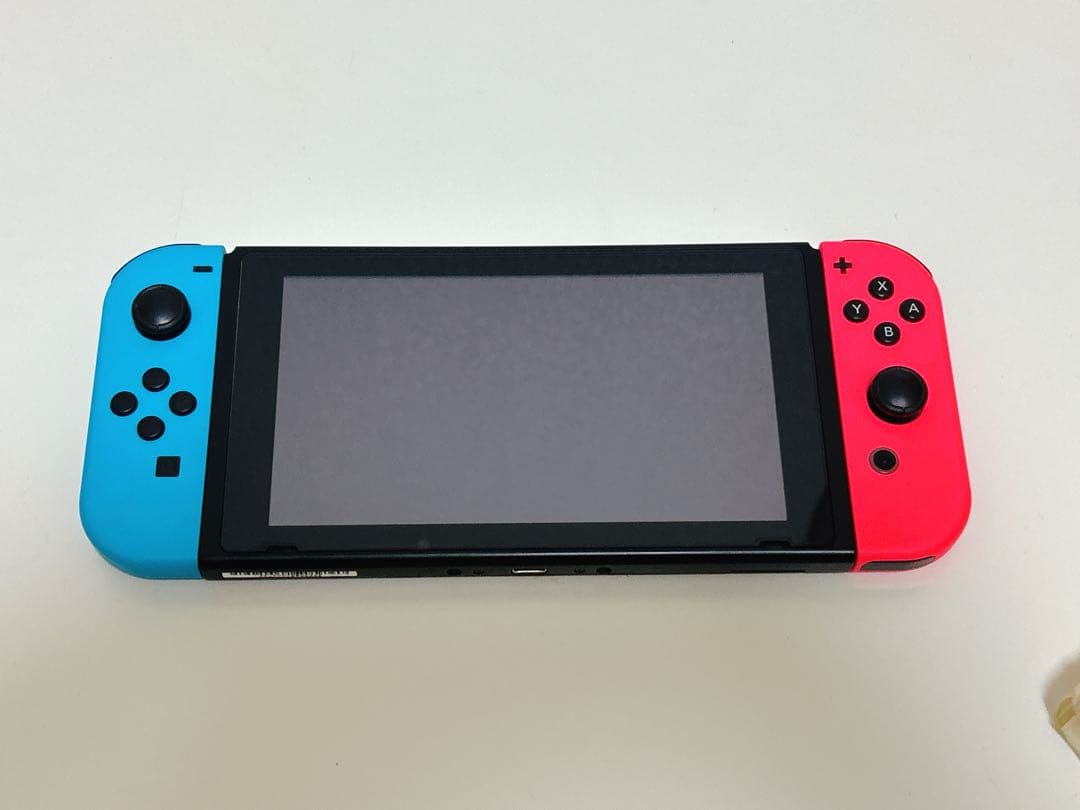 Nintendo Switch 本体 青と赤のJoy-Con付き