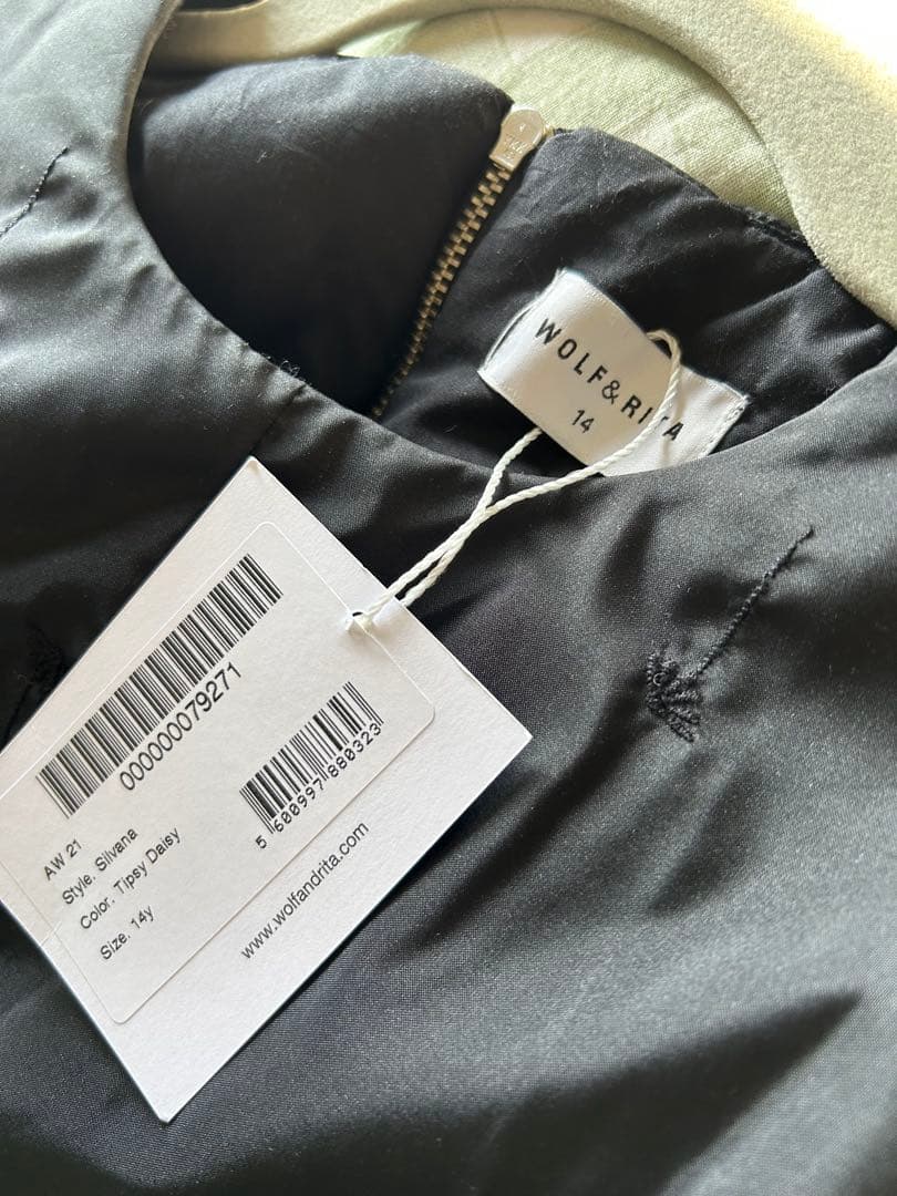 ウルフアンドリタ 中綿入 ワンピース 14y 花柄 刺繍 黒 150 160