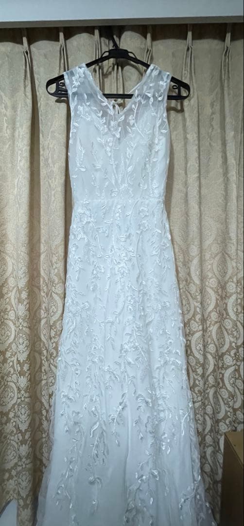 ドレスプロダクション　リーフ刺繍　Vネック　スレンダードレス　W275