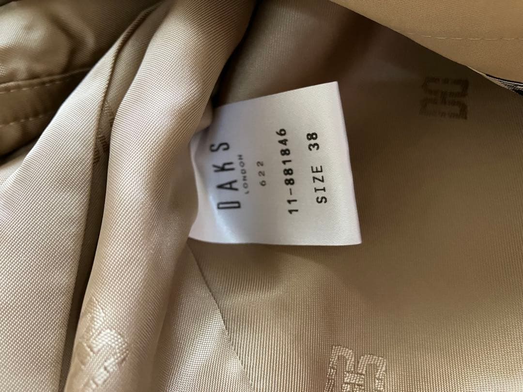 DAKSトレンチコート