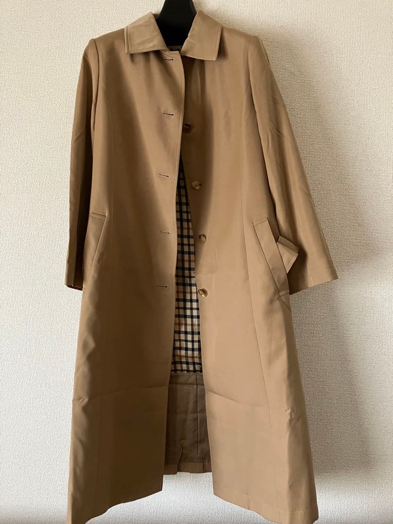 DAKSトレンチコート
