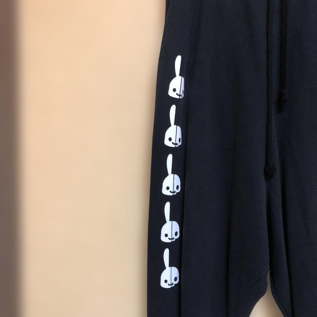 CUNE 裏毛サルエルパンツ　ウサギがいる　黒