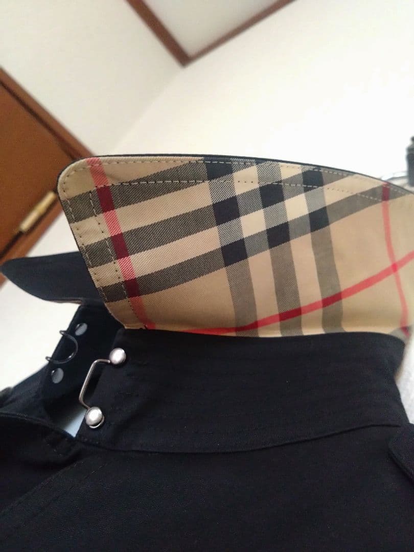 ト*シ様 BURBERRY ブラックトレンチコート 36