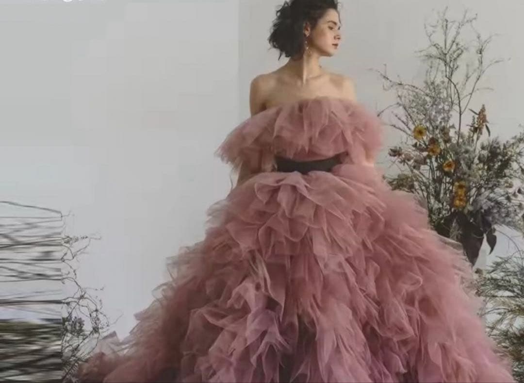 【新品未使用】ウェディンドレス　ピンク　チュールドレス フリルデザイン