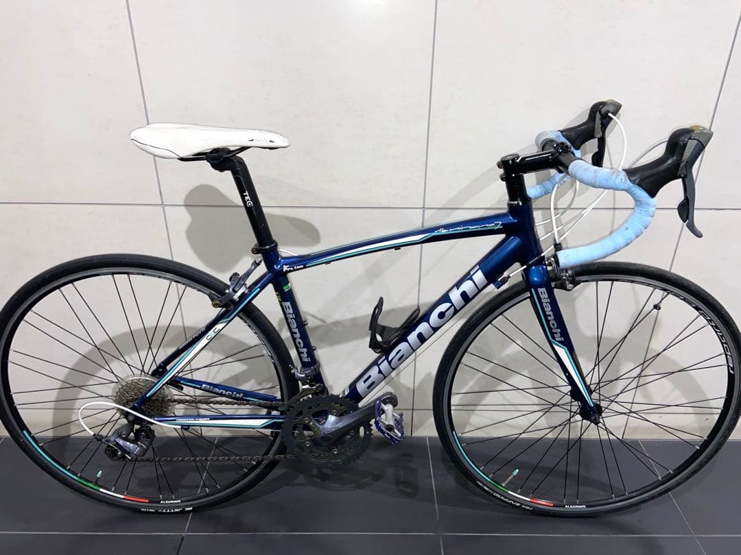 Bianchi Via nirone 7ロードバイク ビアンキ　ビアニローネ