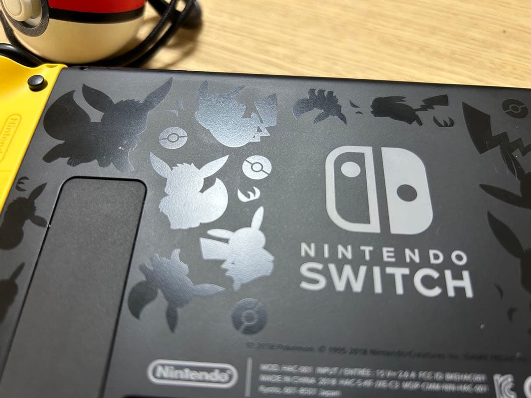 Nintendo Switch let’s go ピカチュウ+ケース+ ボーナス