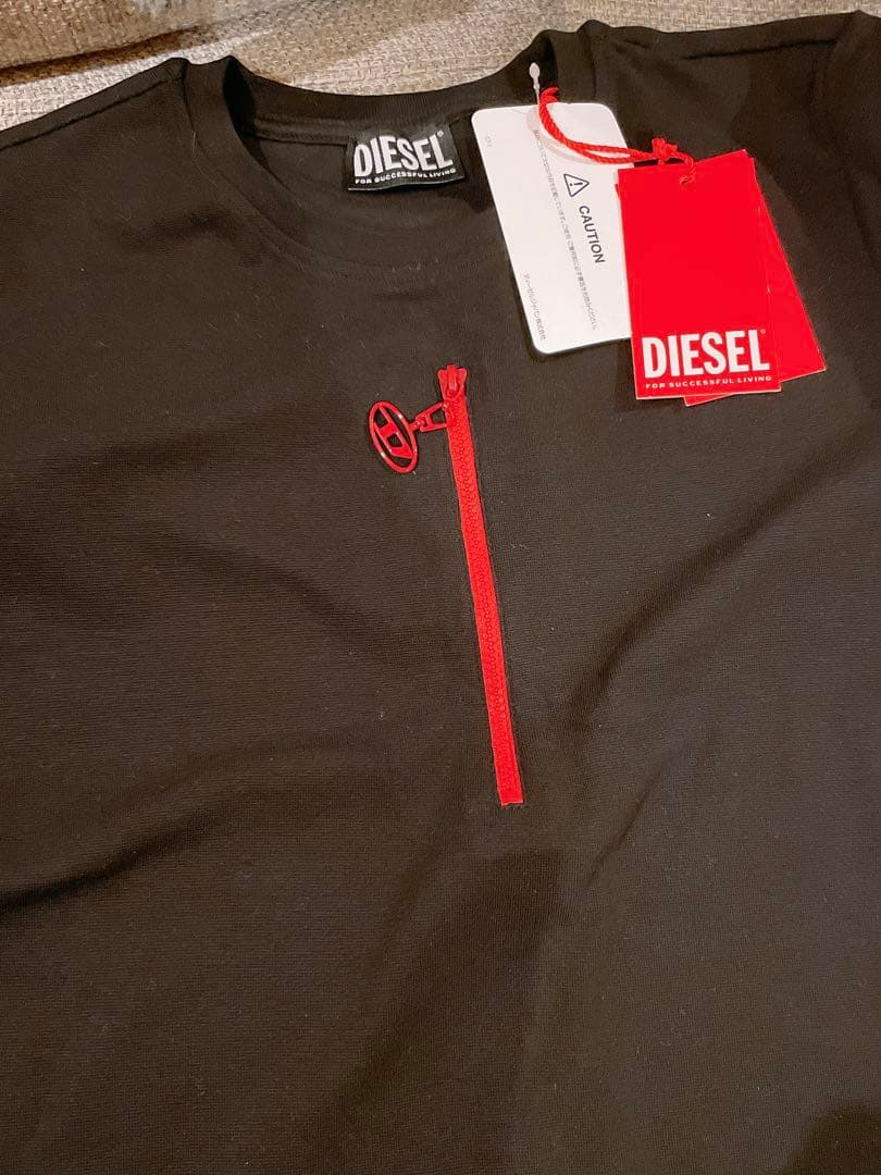 値下げしました！！DIESEL 黒 長袖Tシャツ ジッパー付き胸元開き