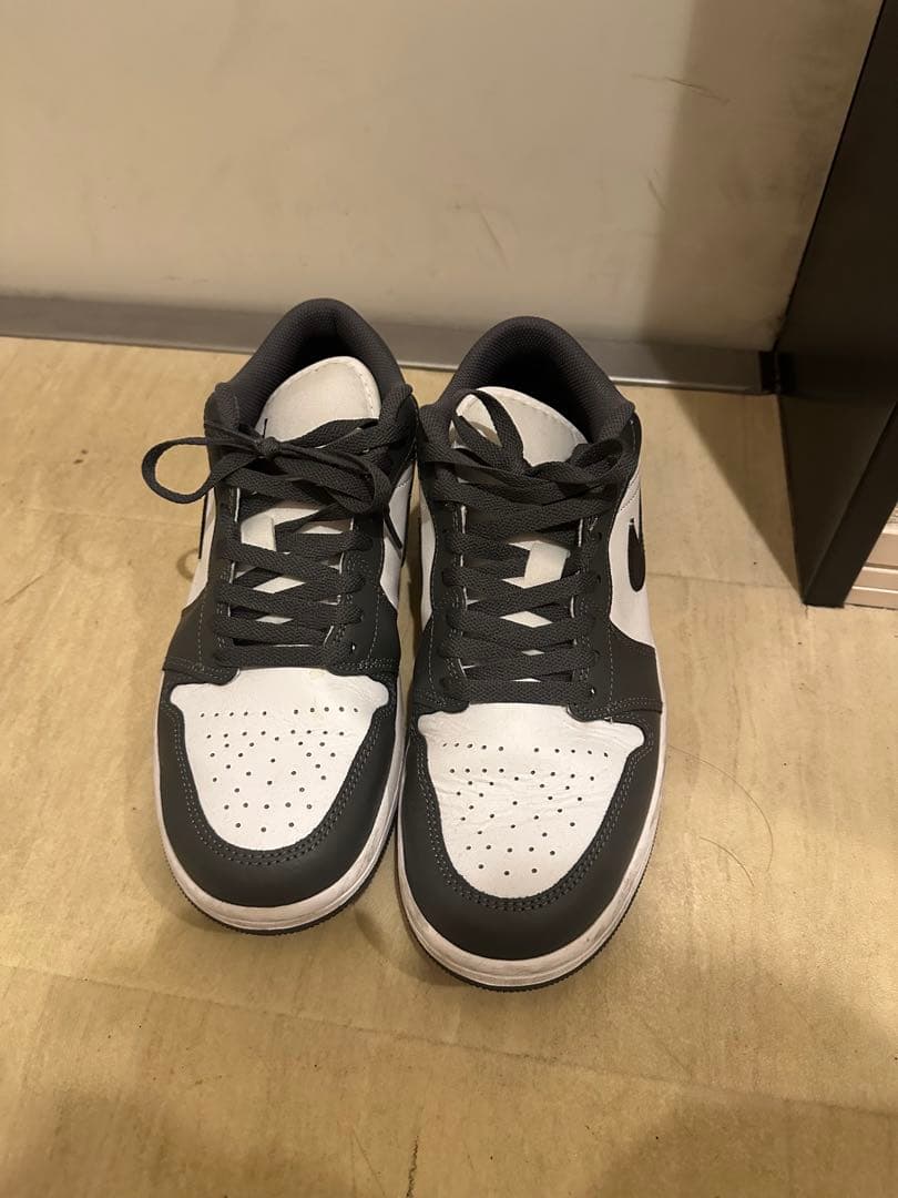 Nike Air Jordan 1 Low グレー
