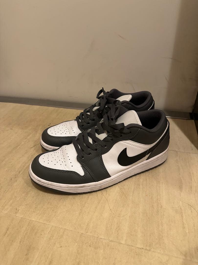 Nike Air Jordan 1 Low グレー