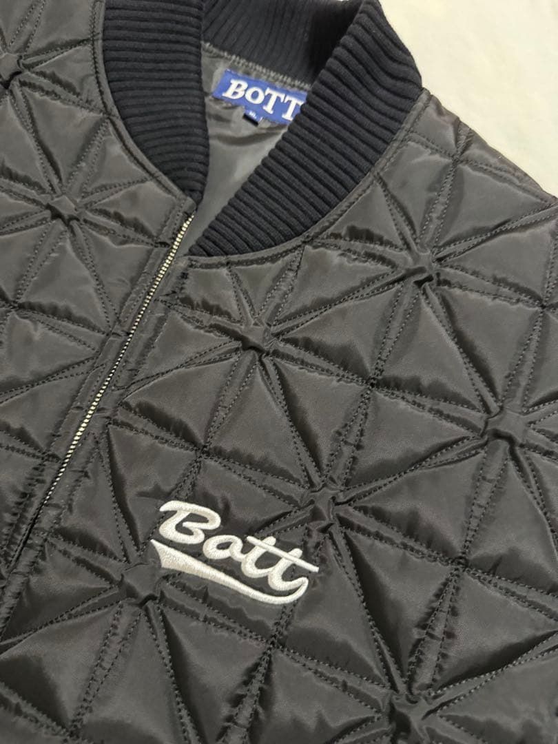 【即完売品】Bott ブラック キルティングベスト