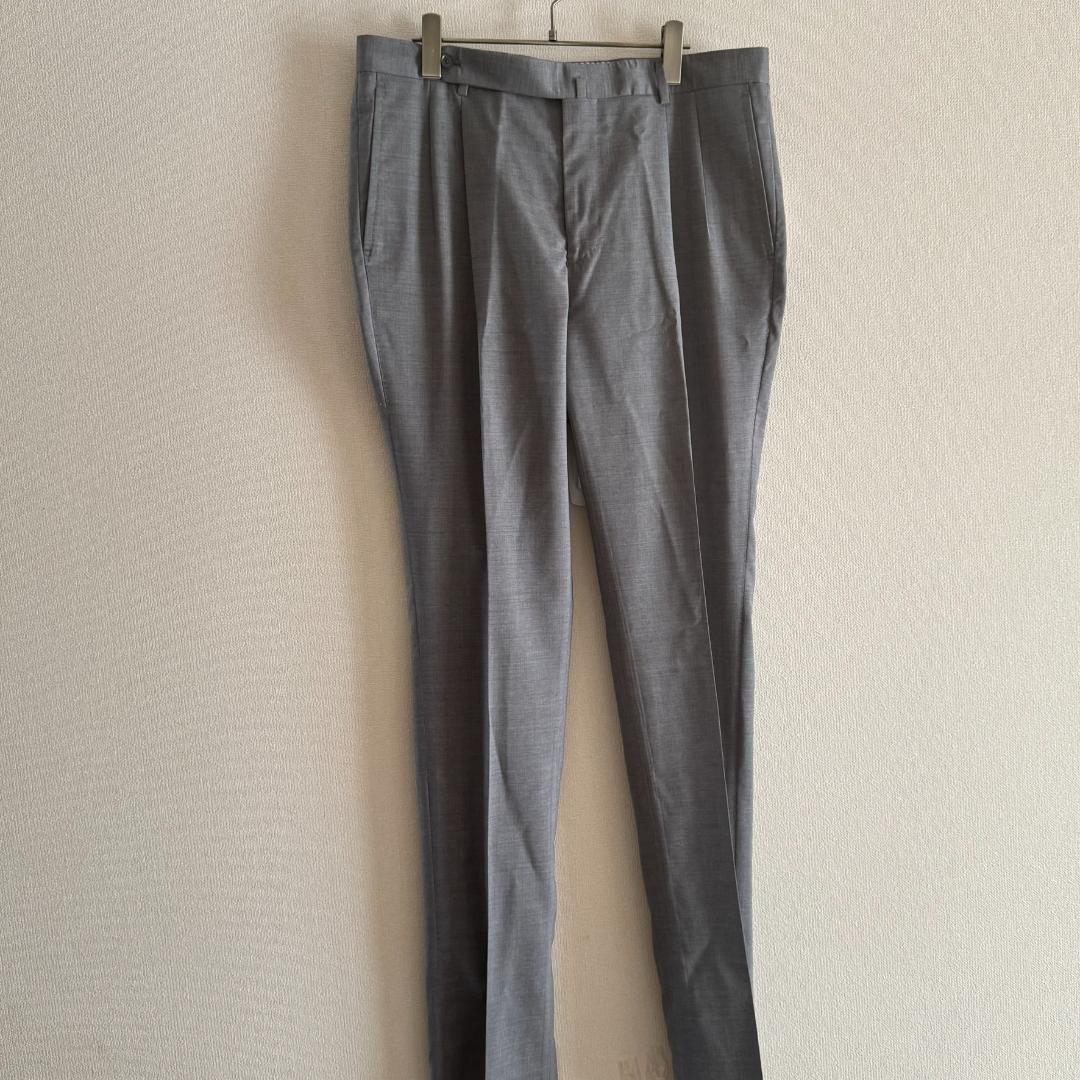【未使用】 TOMORROWLAND 2プリーツ パンツ 50 グレー