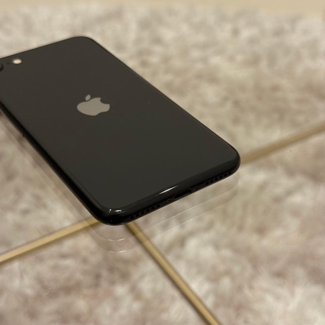 Apple iPhone SE 64GB (第2世代) ブラック