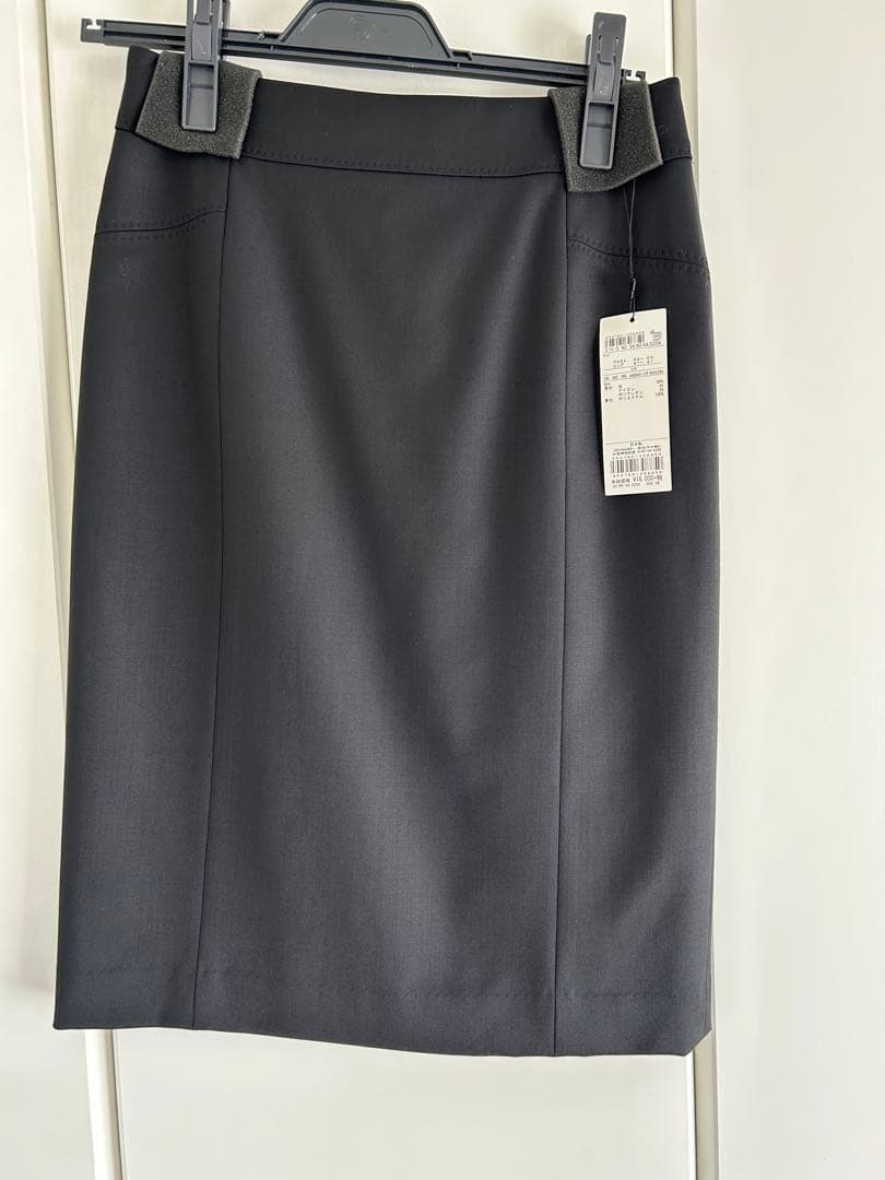 ダークグレー レディーススカートスーツ上下　23区 新品　36号