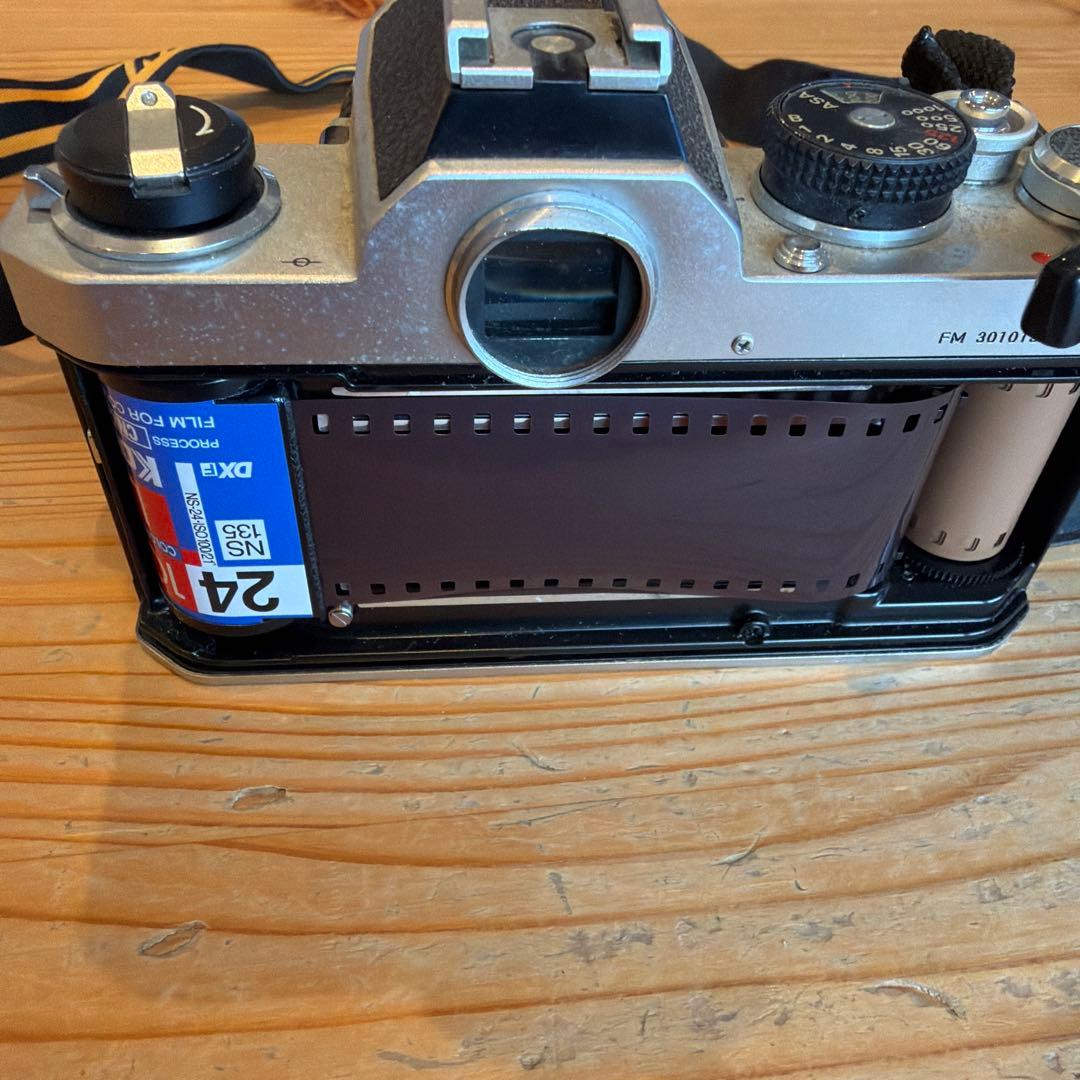 Nikon 一眼レフカメラ 28mm f/2.8レンズ付き