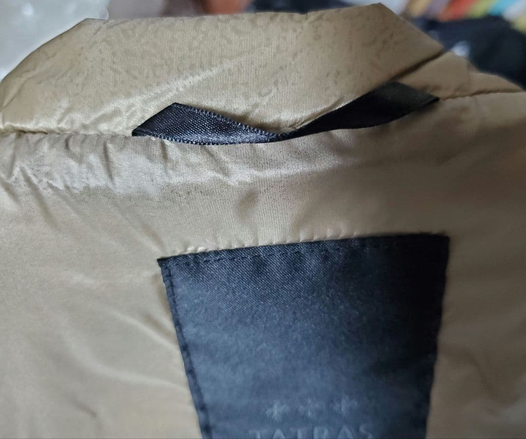 タグ付きTATRAS ベージュ キルティングダウンベスト