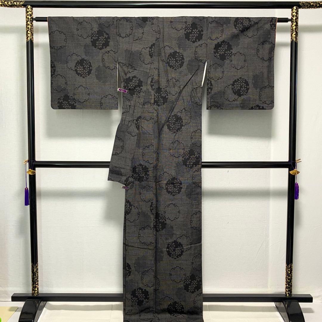 D219 本場結城紬　雪輪　花　正絹　着物　袷