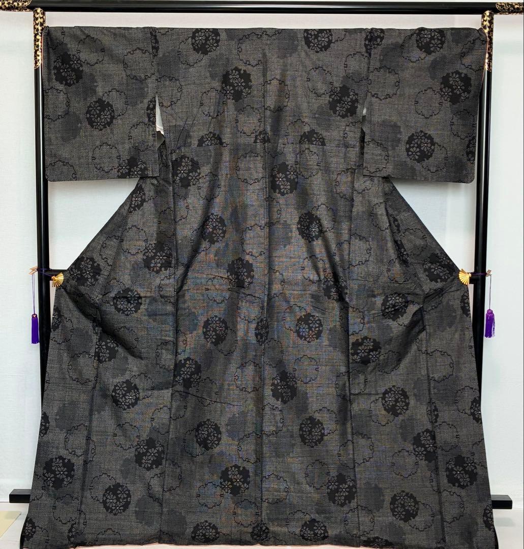 D219 本場結城紬　雪輪　花　正絹　着物　袷