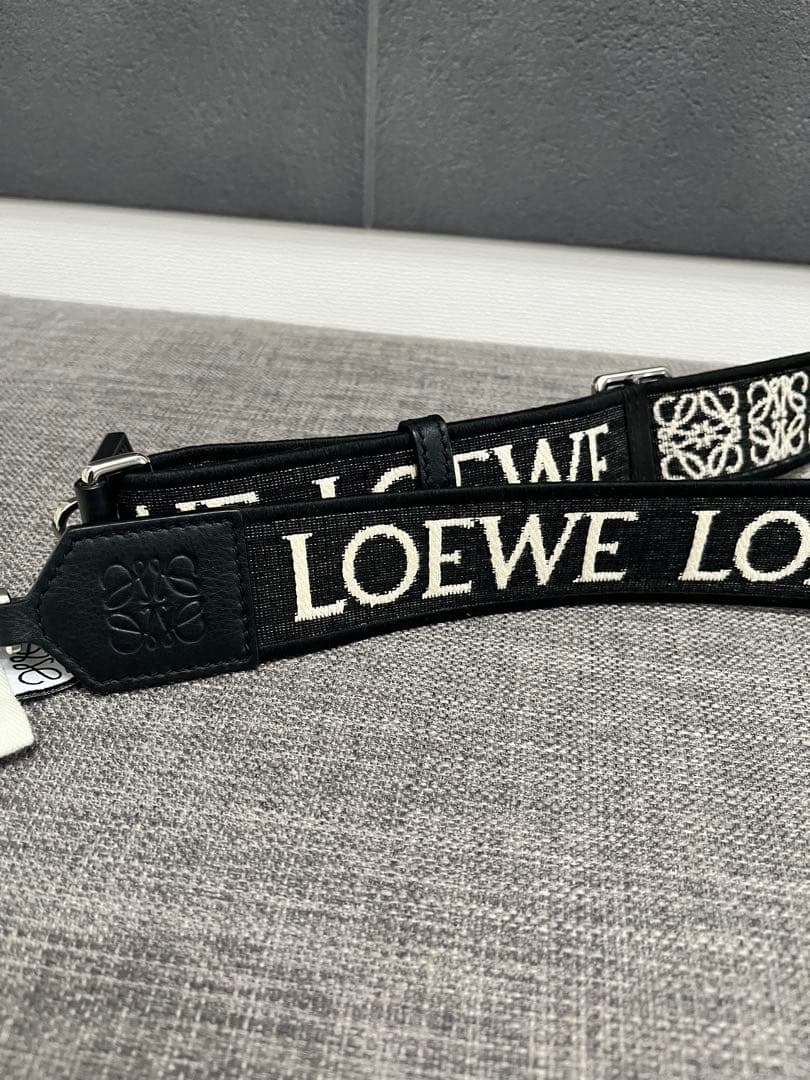 Loewe ロエベ アナグラムショルダーストラップ　ブラック