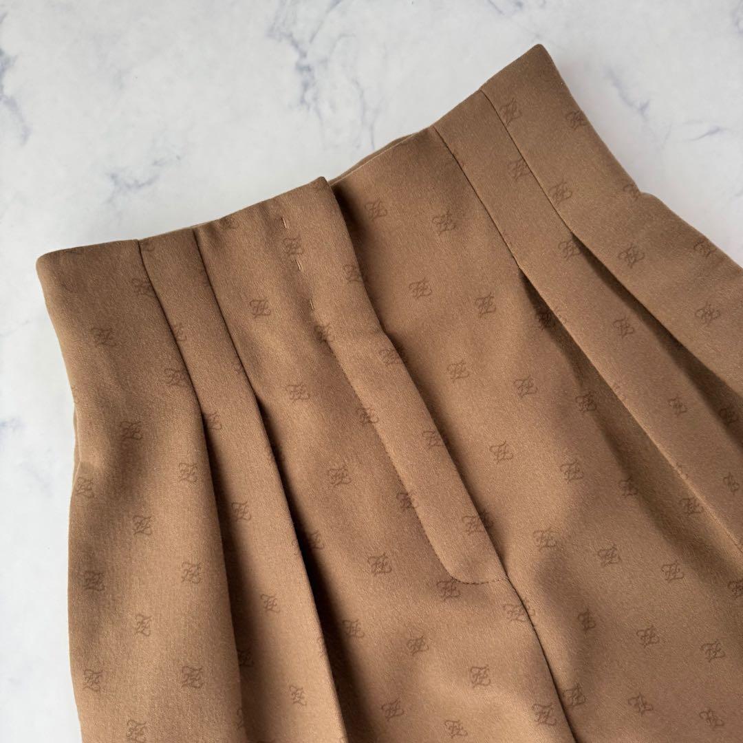 極美品 フェンディ カリグラフィー ウール カシミヤ ショートパンツ 40