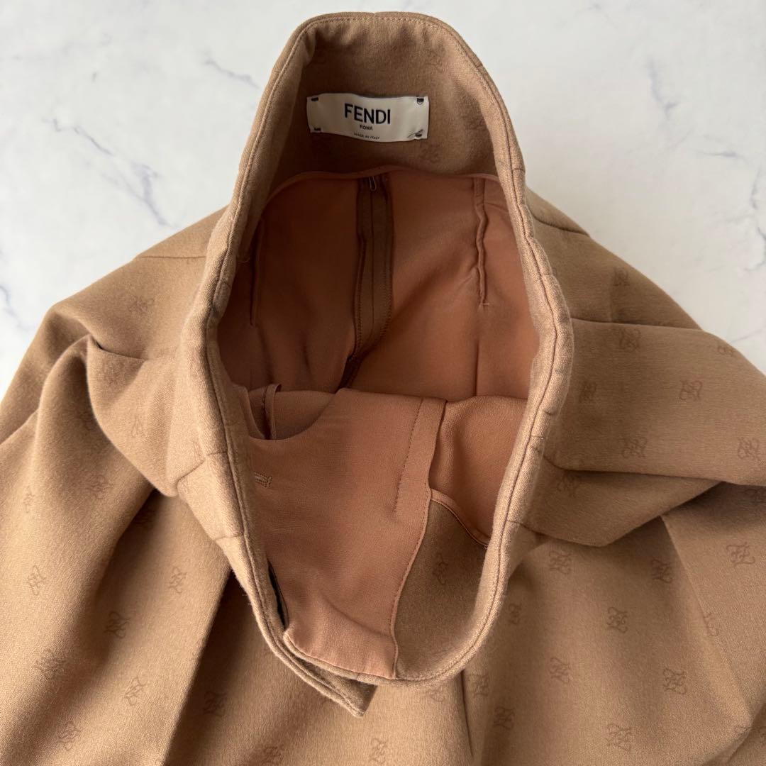 極美品 フェンディ カリグラフィー ウール カシミヤ ショートパンツ 40