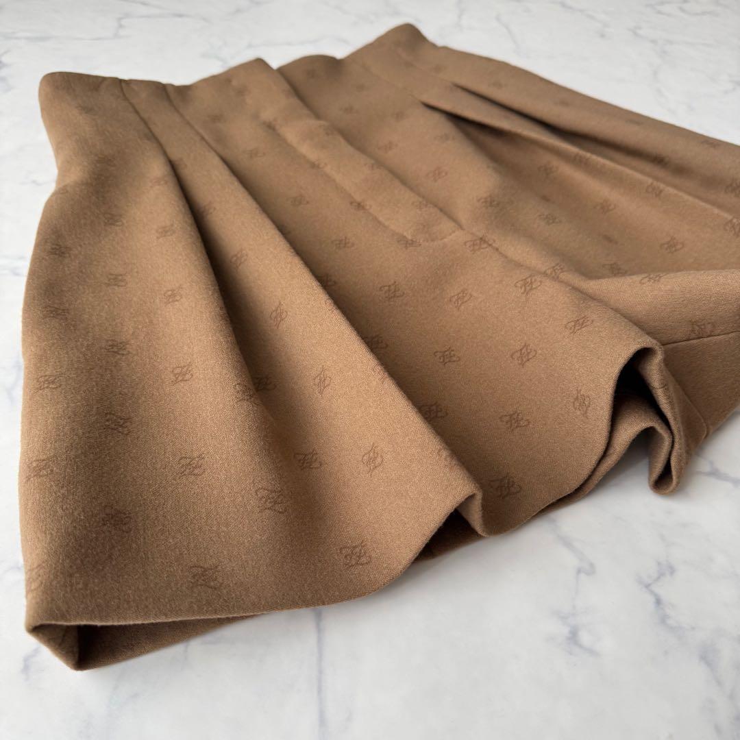 極美品 フェンディ カリグラフィー ウール カシミヤ ショートパンツ 40