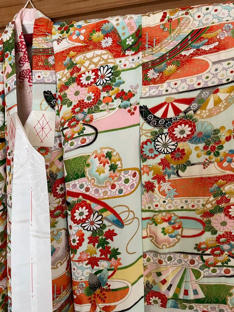 新品　未使用　高級　正絹　着物　七五三　お宮参り　しつけ付き　女子　古典柄　和柄