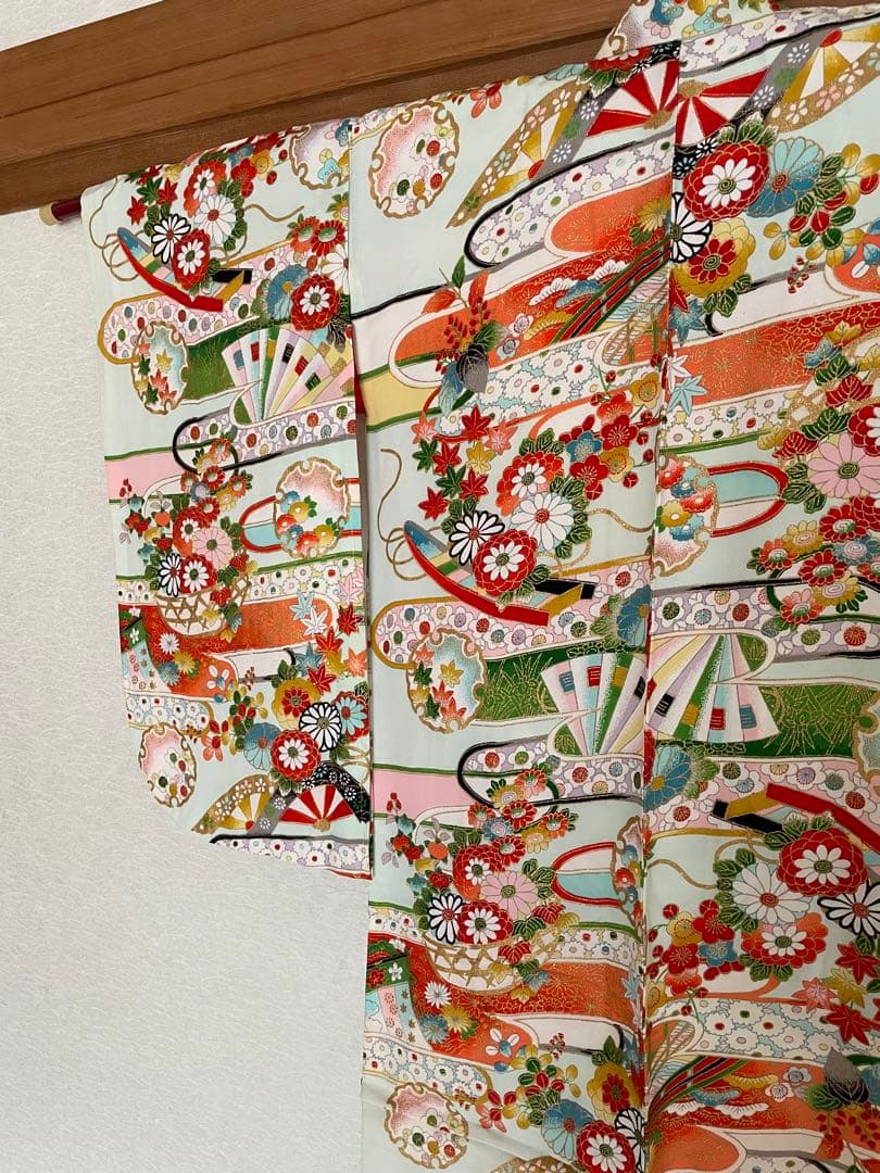 新品　未使用　高級　正絹　着物　七五三　お宮参り　しつけ付き　女子　古典柄　和柄