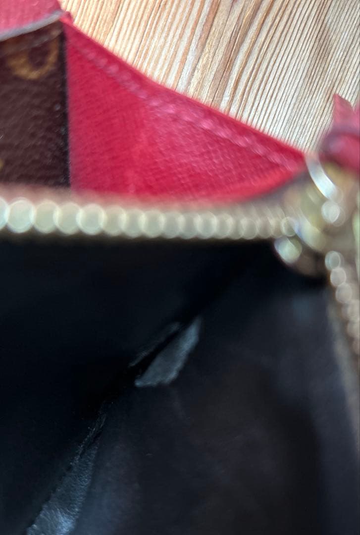 値下げ！【難あり】ルイヴィトン ポルトフォイユ エミリー 長財布 保存箱付