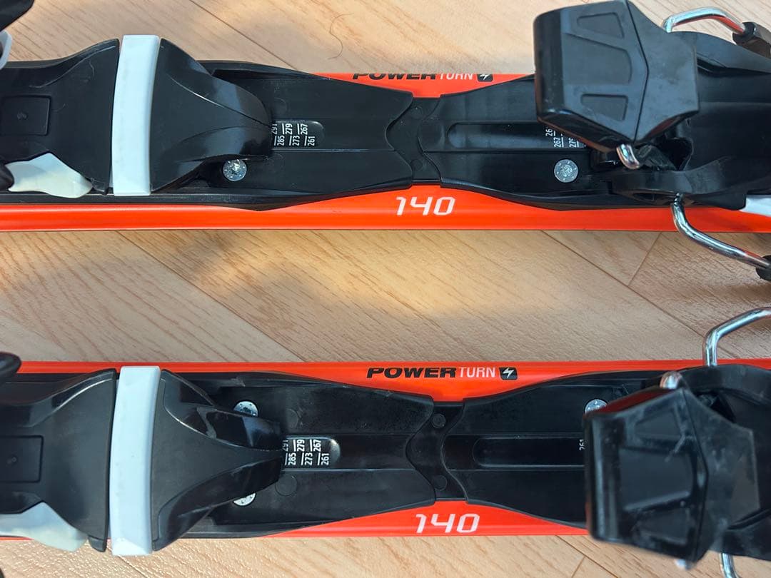 ROSSIGNOL 140cm スキー板、ブーツ、ストック　ロシニョール