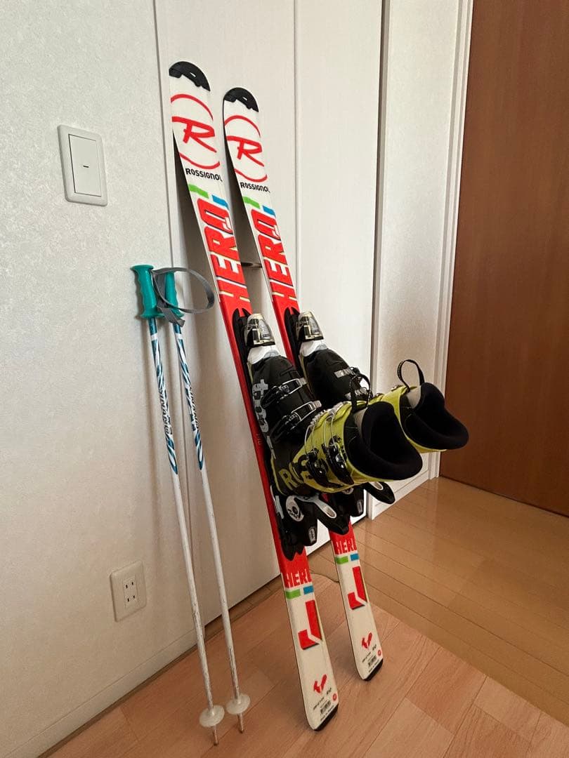 ROSSIGNOL 140cm スキー板、ブーツ、ストック　ロシニョール