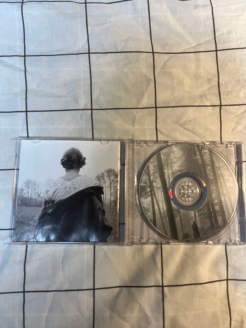 Taylor Swift folklore サイン(ハート行き)入り