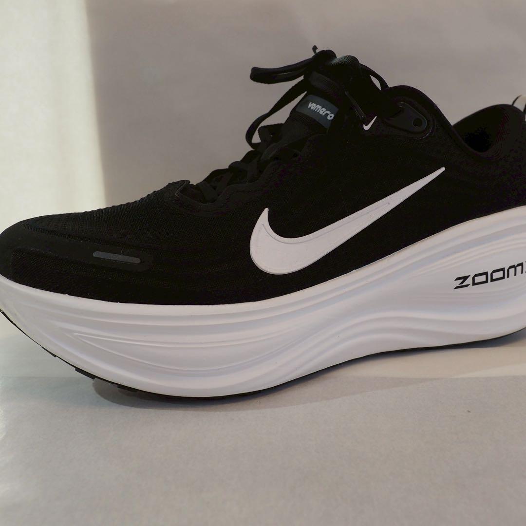 ナイキ　ボメロプラス 27.5cm