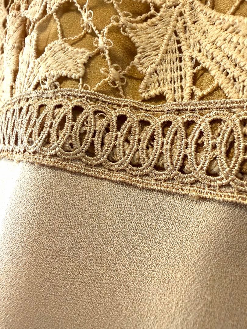 専用　新品未使用　モラビトスペル　レースフラワー刺繍 ワンピース　40