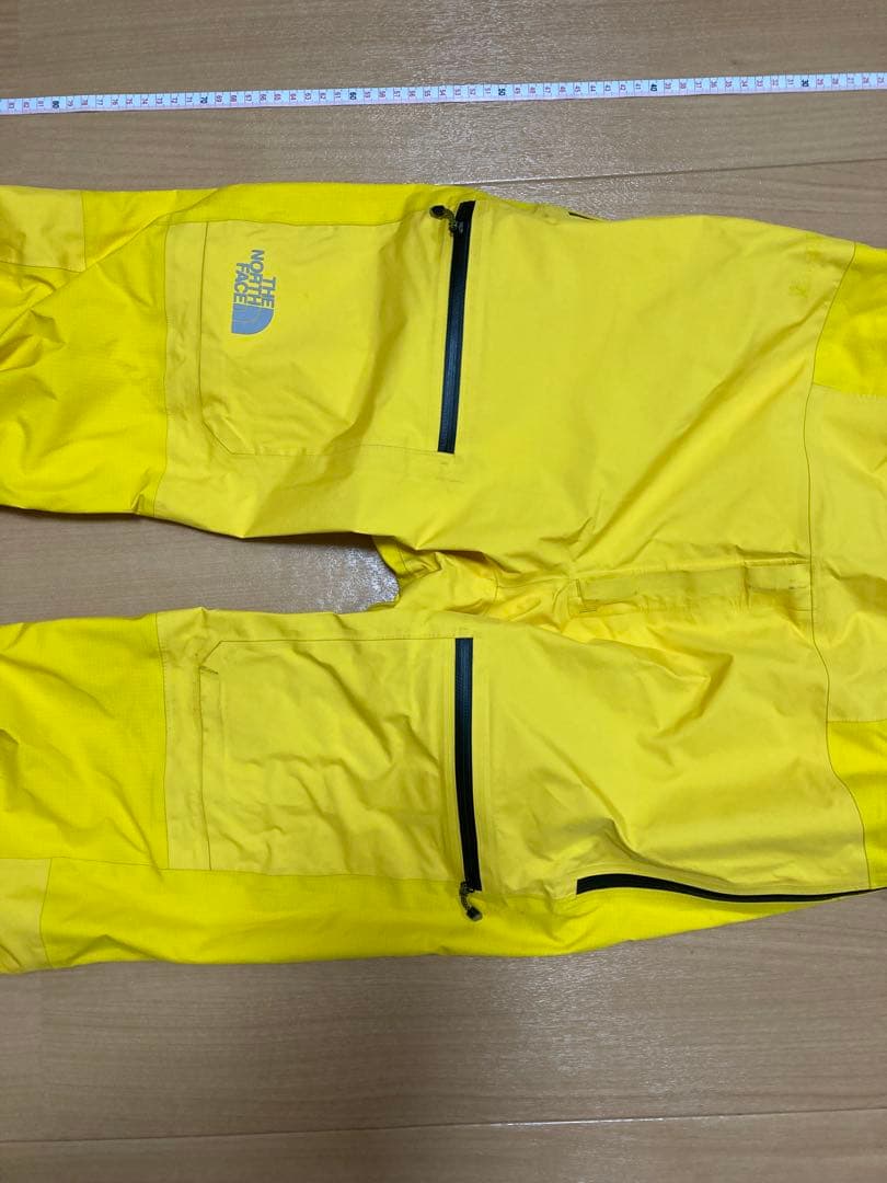 The North Face Summit Series ビブパンツイエロー
