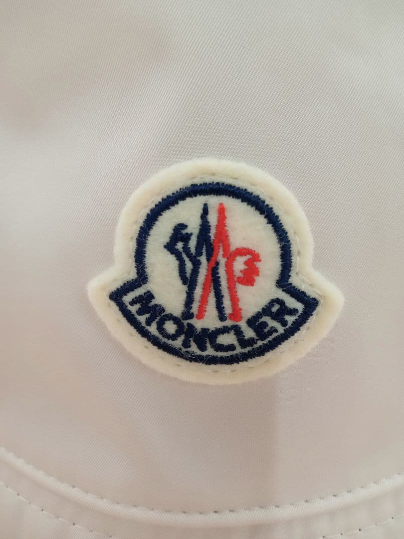 Bonne affaireMONCLER リバーシブル HAT Mサイズ