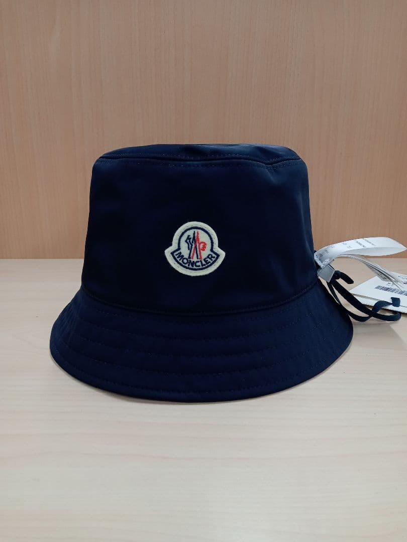 Bonne affaireMONCLER リバーシブル HAT Mサイズ